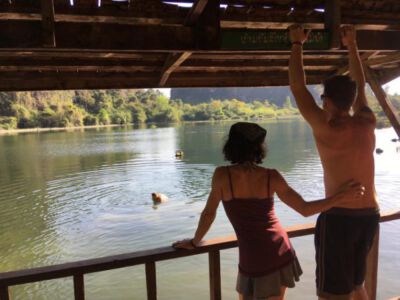 2019-01-25 Ausflug mit Picknick zum Haus auf dem See mit unseren Volontären. Hier: Tanja und Uli.