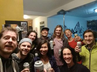2019-11-24 Auch in Yangshuo treffen wir viele ehemalige Gäste und Volontäre von Green Climbers Home-Zeiten. Uli, Neil, Joel, Mike, Leevi, Juan, Arjan, Phuong, Tanja