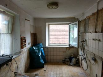 2020-10-03 Die Küche. Gewürze sind schon da.