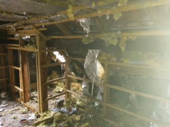 2020-11-13 Dachboden mit viel Glaswolle