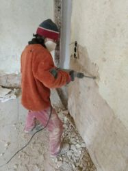 2020-11-28 Der Wandputz muss weg!