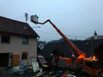 2020-12-16 Wir bekommen einen neuen Hausanschlusskasten für Strom.