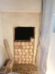 2021-07-28 Das Kellerloch wird zugemauert.