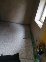 2021-10-03 Die Dämmung für den Fußboden im Erdgeschoss.