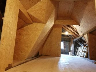 2021-10-16 Die Wände für die Boulderwand stehen...fehlen nur noch die Griffe.