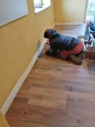 2021-12-21 Fußleisten streichen