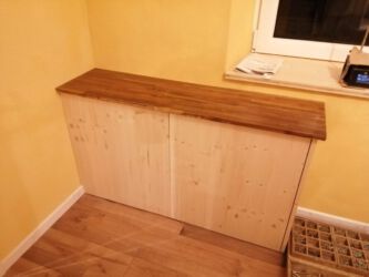 2022-01-05 Die olle Wasseruhr hat eine eigene Hütte